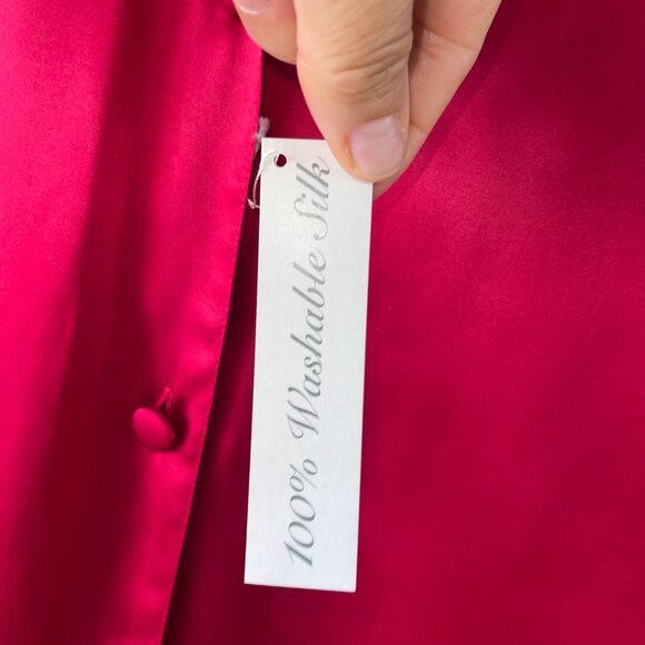 Morgan Taylor Womens Shirt Size 1X Red Fantasies Night V Neck Pure Silk New - Picture 10 of 11